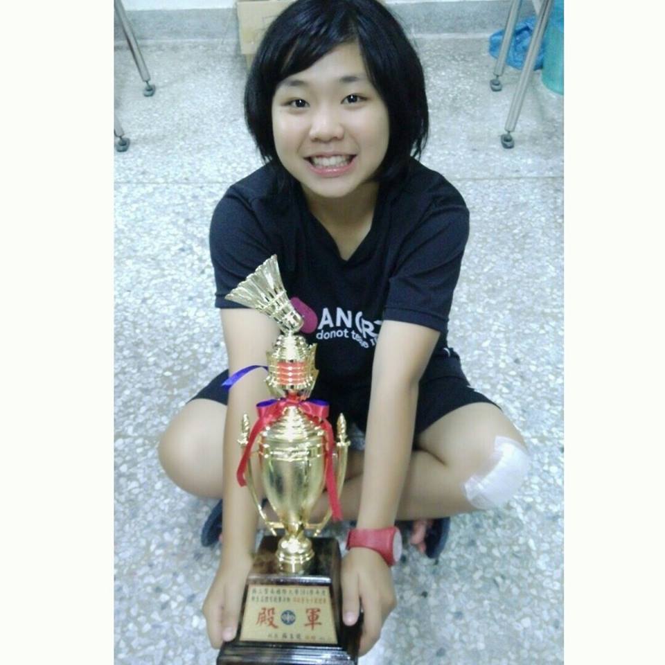 賀！本系榮獲104學年度羽球新生盃女團殿軍