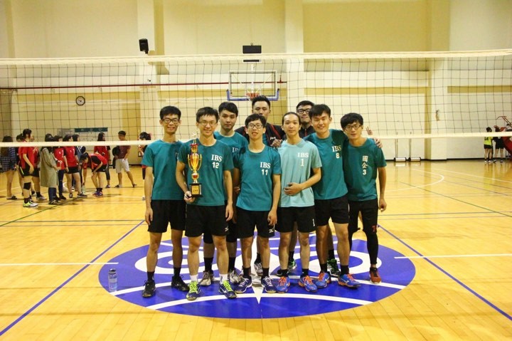 恭喜國企系男排榮獲105學年度系際盃團體賽亞軍