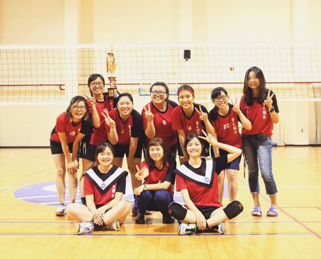 恭喜國企系女排榮獲105學年度系際盃團體賽冠軍